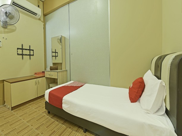 Imagen de la habitación del Hotel OYO 89845 Sri Bintang. Foto 7