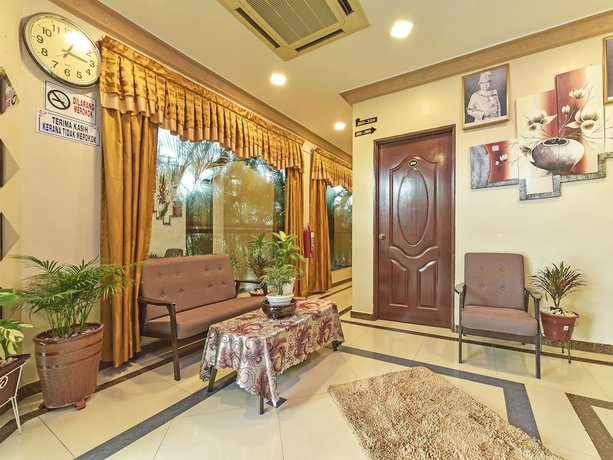 Imagen de los interiores del Hotel OYO 89845 Sri Bintang. Foto 16