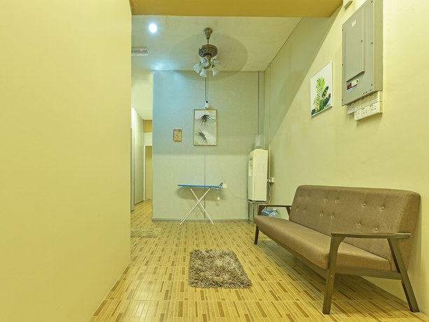 Imagen de los interiores del Hotel OYO 89845 Sri Bintang. Foto 17