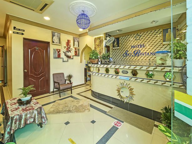 Imagen de los interiores del Hotel OYO 89845 Sri Bintang. Foto 19