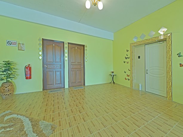 Imagen de los interiores del Hotel OYO 89845 Sri Bintang. Foto 20