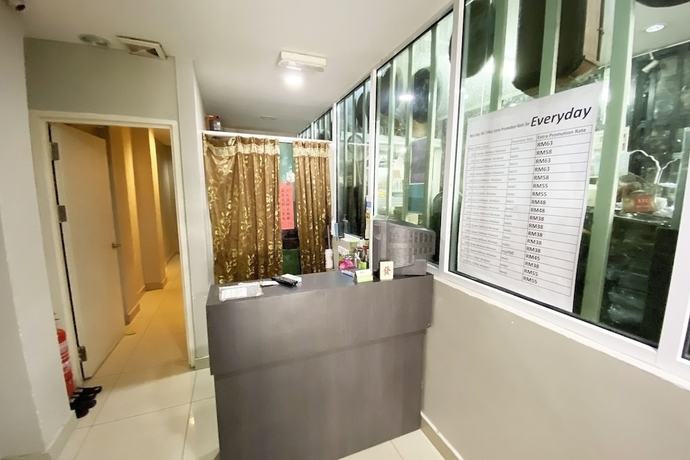 Imagen de los interiores del Hotel OYO 89885 Nice Stay Three Six Five Services. Foto 13
