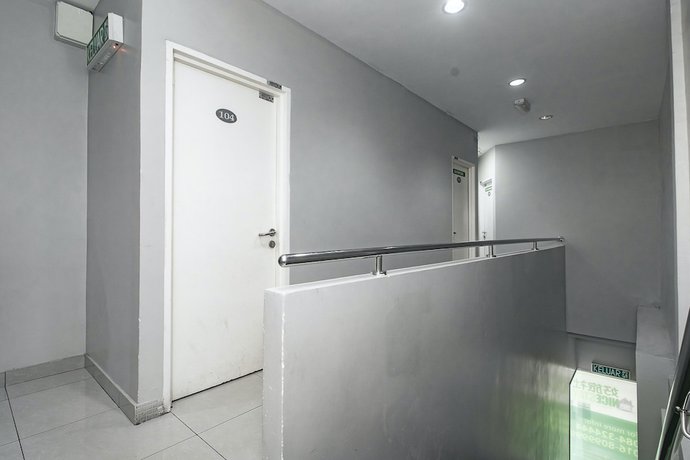 Imagen de los interiores del Hotel OYO 89885 Nice Stay Three Six Five Services. Foto 15