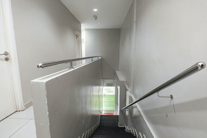 Imagen de los interiores del Hotel OYO 89885 Nice Stay Three Six Five Services. Foto 16