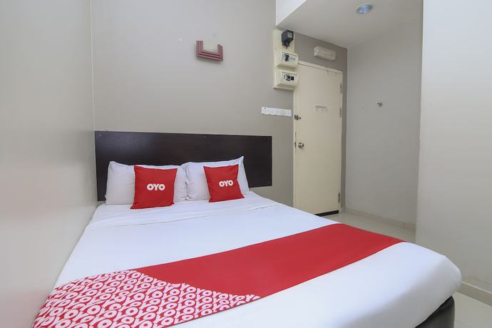 Imagen de la habitación del Hotel OYO 89959 Nice Stay Three Six Five Services. Foto 11