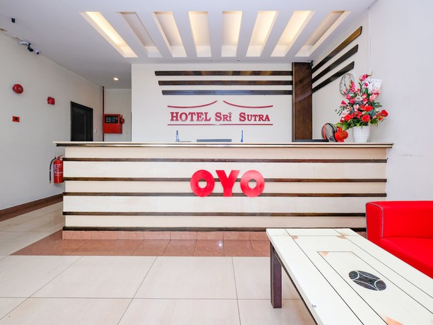 Imagen de los interiores del Hotel OYO 89968 Sri Sutra. Foto 15