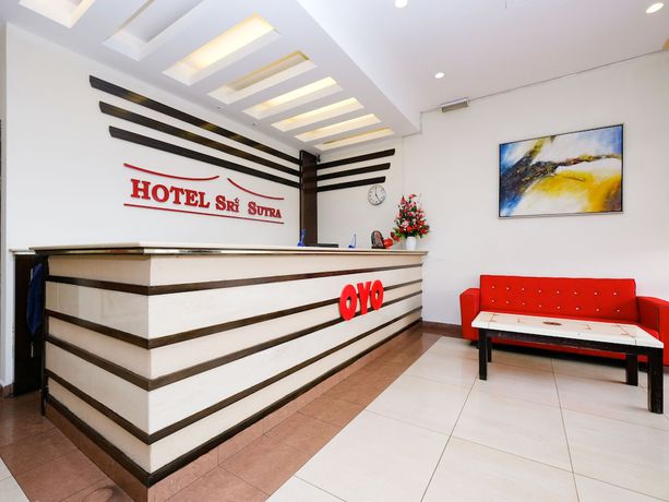 Imagen de los interiores del Hotel OYO 89968 Sri Sutra. Foto 19