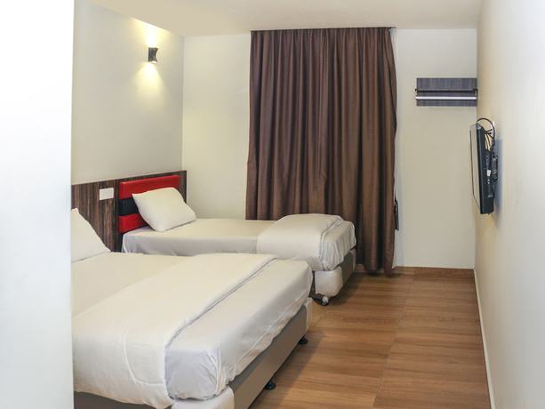 Imagen de la habitación del Hotel OYO 90027 Happy. Foto 11