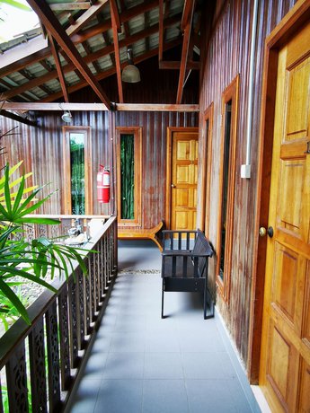 Imagen de los interiores del Hotel OYO 90038 Dalyla Inn Chalet. Foto 19