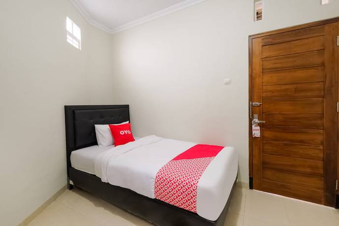 Imagen de la habitación del Hotel OYO 90045 Annafi Apartel. Foto 10