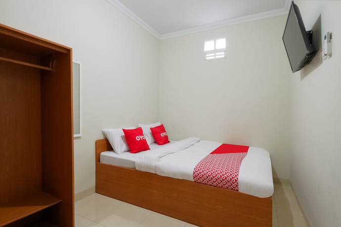 Imagen de la habitación del Hotel OYO 90045 Annafi Apartel. Foto 11