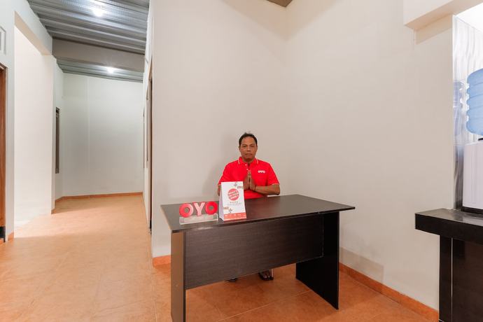 Imagen de los interiores del Hotel OYO 90045 Annafi Apartel. Foto 18