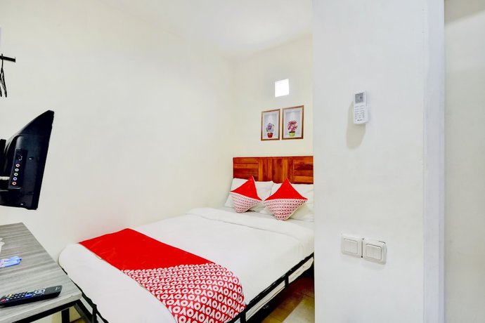 Imagen de la habitación del Hotel OYO 90048 Teratai Bekasi Guesthouse. Foto 9