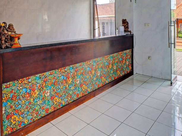 Imagen de los interiores del Hotel OYO 90067 Nuansa Indah. Foto 11