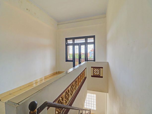 Imagen de los interiores del Hotel OYO 90067 Nuansa Indah. Foto 19