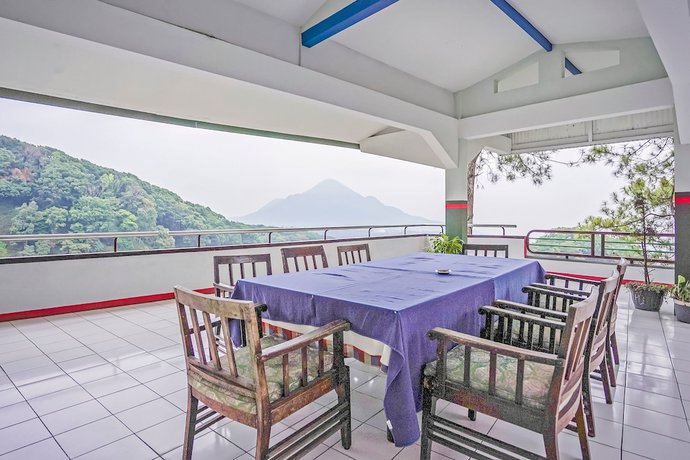 Imagen de los interiores del Hotel OYO 90132 Lie Mas. Foto 17