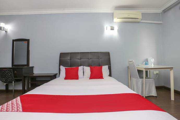 Imagen de la habitación del Hotel OYO 90145 D\'sofwa Inn. Foto 3