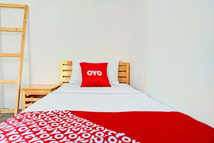 Imagen de la habitación del Hotel OYO 90187 Puri Allisa Syariah. Foto 18