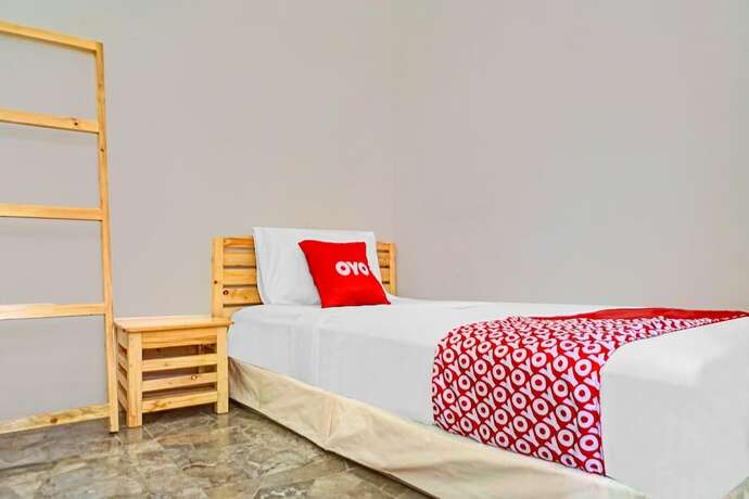 Imagen de la habitación del Hotel OYO 90187 Puri Allisa Syariah. Foto 20