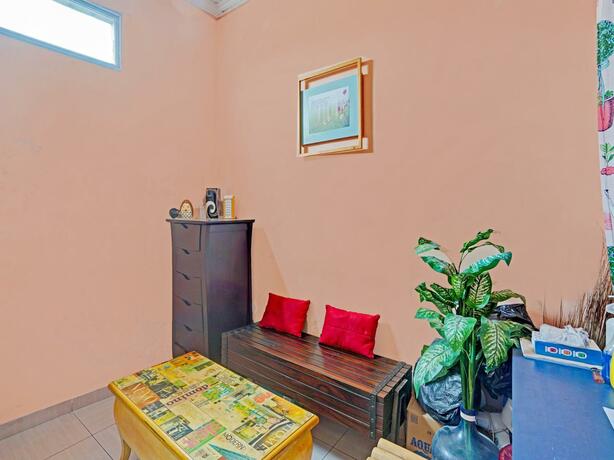 Imagen general del Hotel OYO 90234 Dhoho Family Guest House. Foto 12