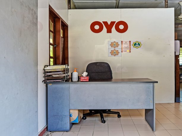 Imagen de los interiores del Hotel OYO 90278 Redzwan\'s Beach Resort. Foto 11