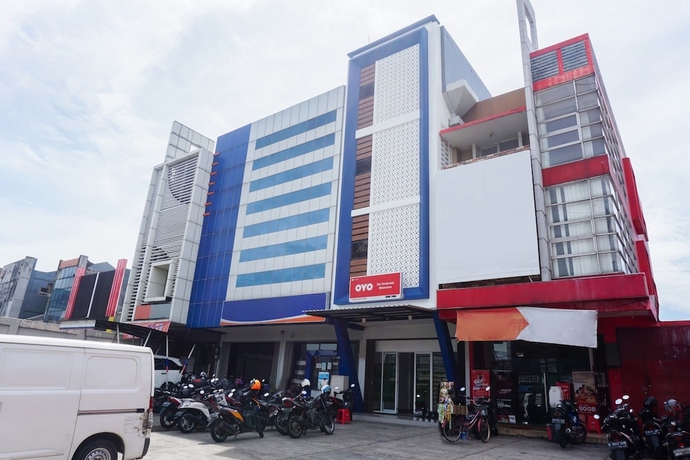 Imagen general del Hotel OYO 90305 De Umbrela Mansion Syari\'ah Ciputat. Foto 1