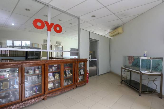 Imagen de los interiores del Hotel OYO 90441 Cz Traveler\'s. Foto 17