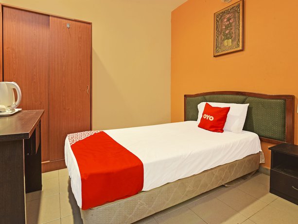 Imagen de la habitación del Hotel OYO 90510 Sahara. Foto 16