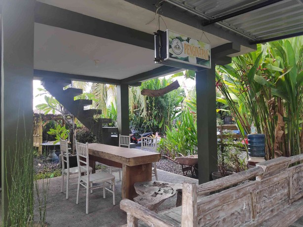 Imagen de los interiores del Hotel OYO 90547 Pondok Saren Anyar. Foto 18