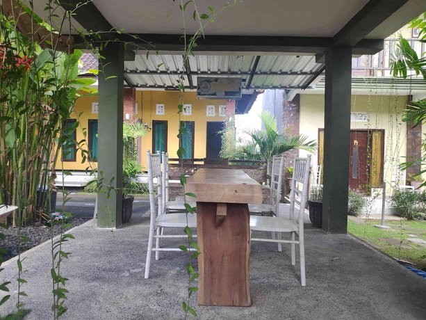 Imagen de los interiores del Hotel OYO 90547 Pondok Saren Anyar. Foto 20