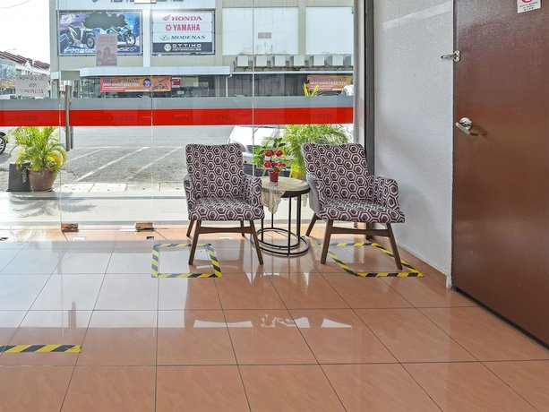 Imagen de los interiores del Hotel OYO 90559 Ummul Motel C Mart. Foto 20
