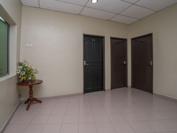 Imagen de los interiores del Hotel OYO 90568 Sutera Inanam. Foto 7