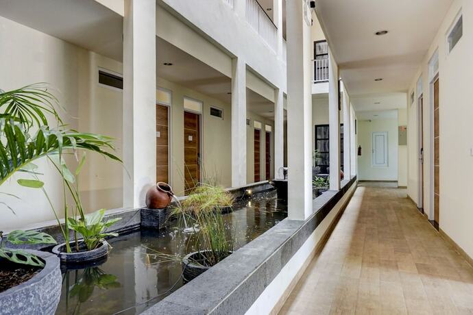 Imagen general del Hotel OYO 90629 The Home Srengseng. Foto 11