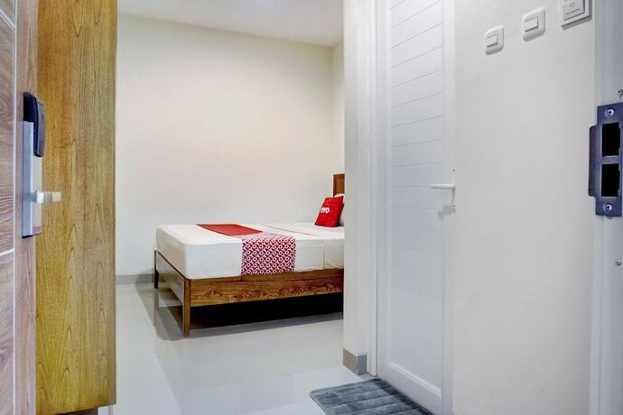 Imagen general del Hotel OYO 90629 The Home Srengseng. Foto 15