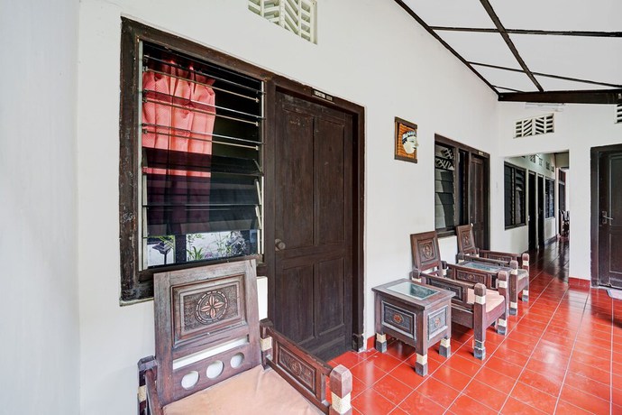 Imagen de los interiores del Hotel OYO 90676 Oryza. Foto 11