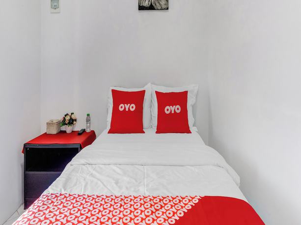 Imagen de la habitación del Hotel OYO 90730 Padekosan. Foto 6