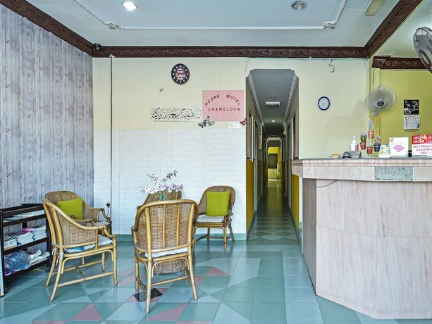 Imagen de los interiores del Hotel OYO 90736 Lh Resak Motel. Foto 12