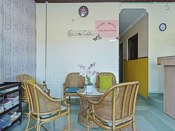 Imagen de los interiores del Hotel OYO 90736 Lh Resak Motel. Foto 13
