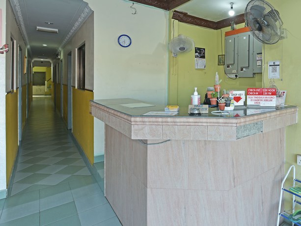 Imagen de los interiores del Hotel OYO 90736 Lh Resak Motel. Foto 16