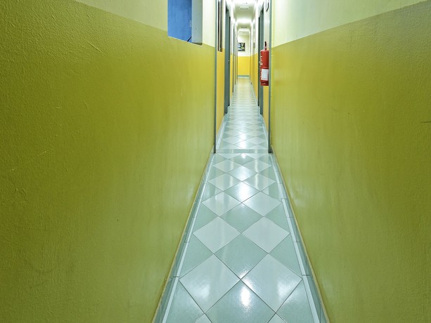 Imagen de los interiores del Hotel OYO 90736 Lh Resak Motel. Foto 17