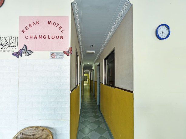 Imagen de los interiores del Hotel OYO 90736 Lh Resak Motel. Foto 18