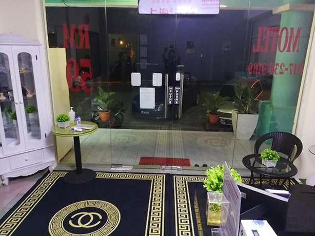 Imagen de los interiores del Hotel OYO 90762 Fs Dimensi. Foto 17