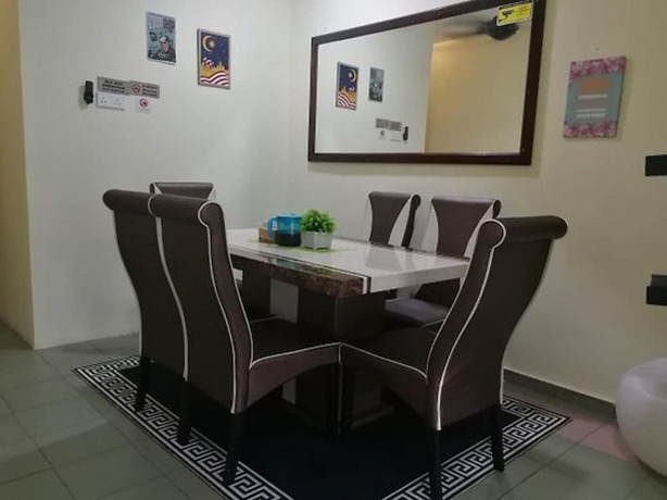 Imagen de los interiores del Hotel OYO 90762 Fs Dimensi. Foto 20