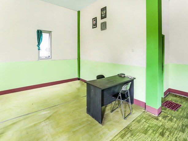 Imagen de los interiores del Hotel OYO 90825 Lizha 2. Foto 19