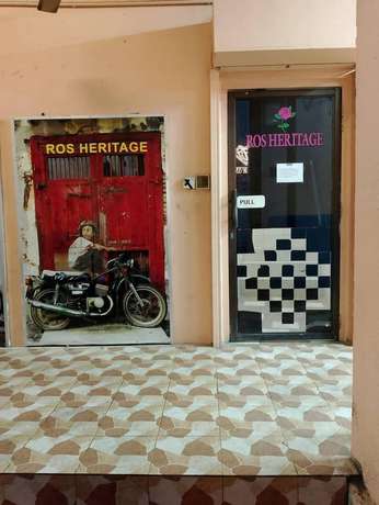 Imagen de los interiores del Hotel OYO 90838 Ros Heritage Motel. Foto 18