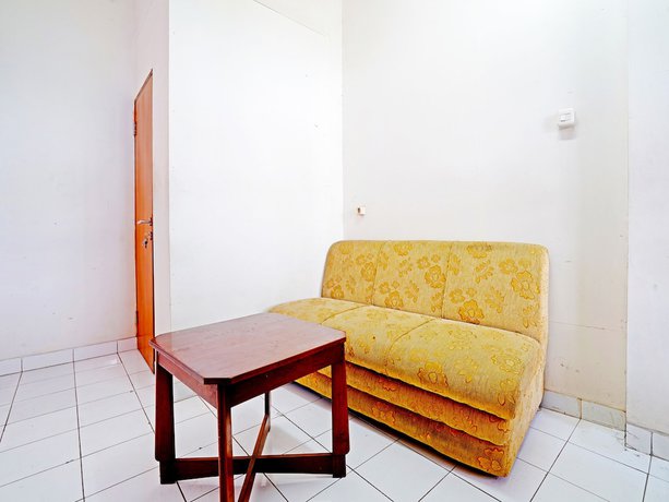 Imagen de los interiores del Hotel OYO 90840 Teratai Residence. Foto 14