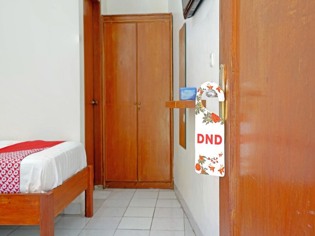 Imagen de la habitación del Hotel OYO 90840 Teratai Residence. Foto 2