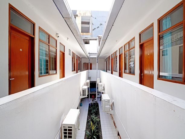 Imagen de los interiores del Hotel OYO 90840 Teratai Residence. Foto 16