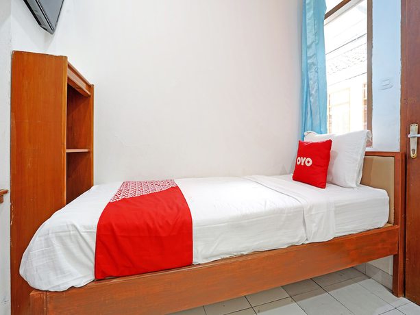 Imagen de la habitación del Hotel OYO 90840 Teratai Residence. Foto 8