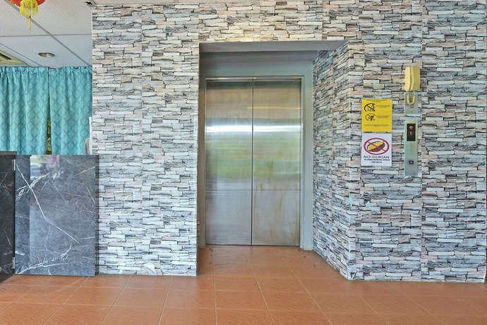 Imagen de los interiores del Hotel OYO 90846 Akasia, Sungai Petani. Foto 14